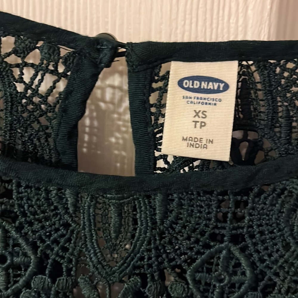 Old Navy top with lace (3) - Picture 3 of 6